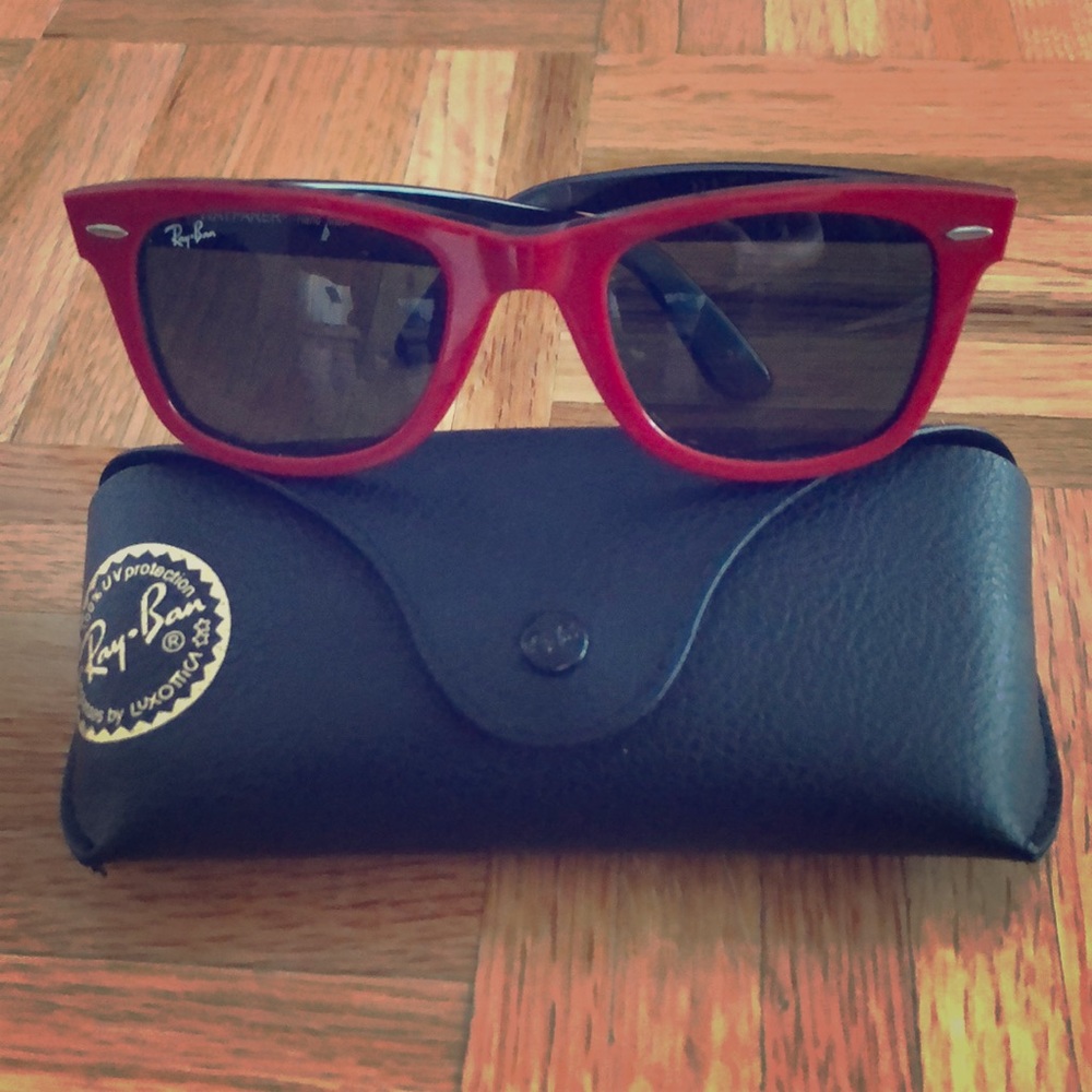 Red ray-ban wayfarer sunglasses